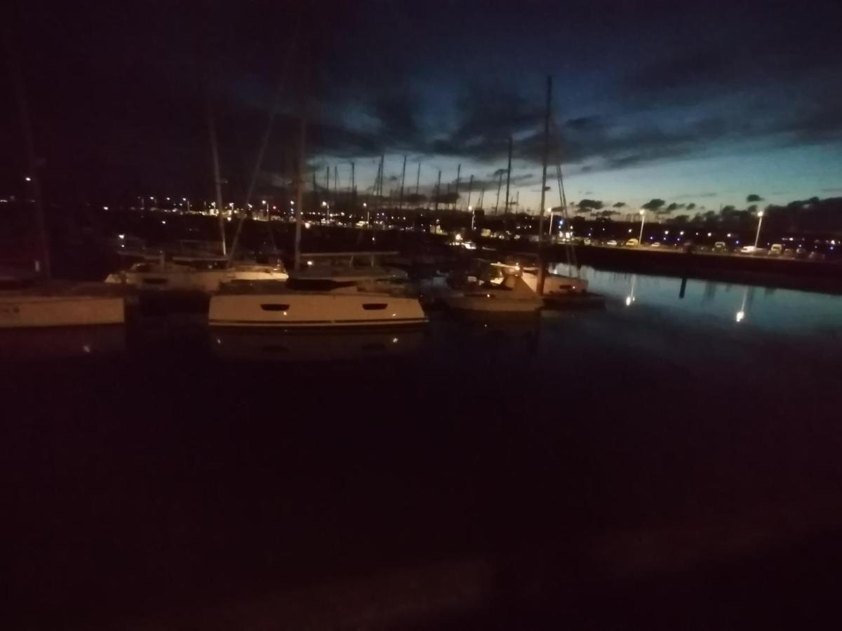 Sejour Insolite Sur Un Yacht. Bateau Hotel A Quai. 拉罗歇尔 外观 照片